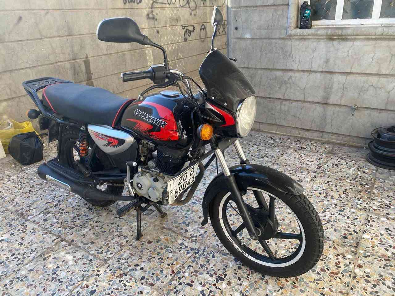 سلام عليكم 
بوكسر موديل ٢١مرقم انكليزي
تجفيت شركة مكينة خرسة 
السعر ١٤٠٠ عنواني جسر الدوار
***********
