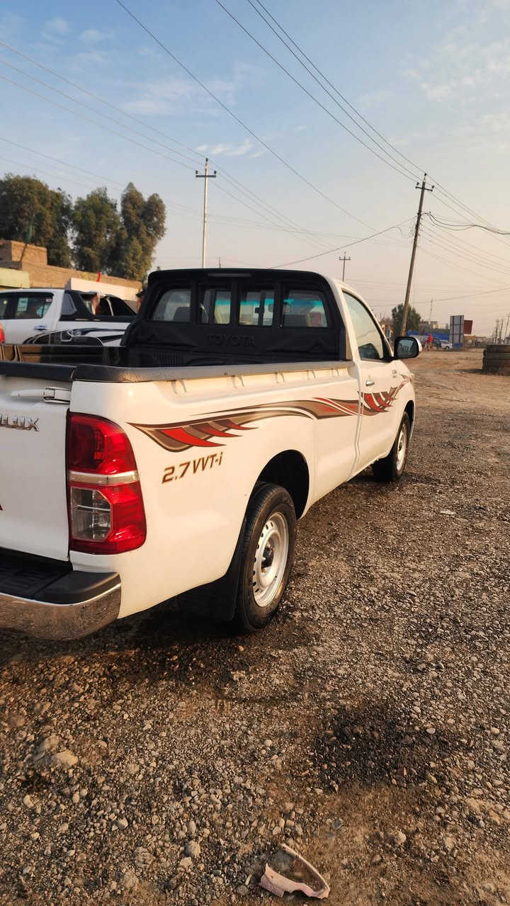 سلام عليكم سياره موديل 2015 رقم بغداد بسمي 5جنكال ماشيه 200 الف *********** // ***********
