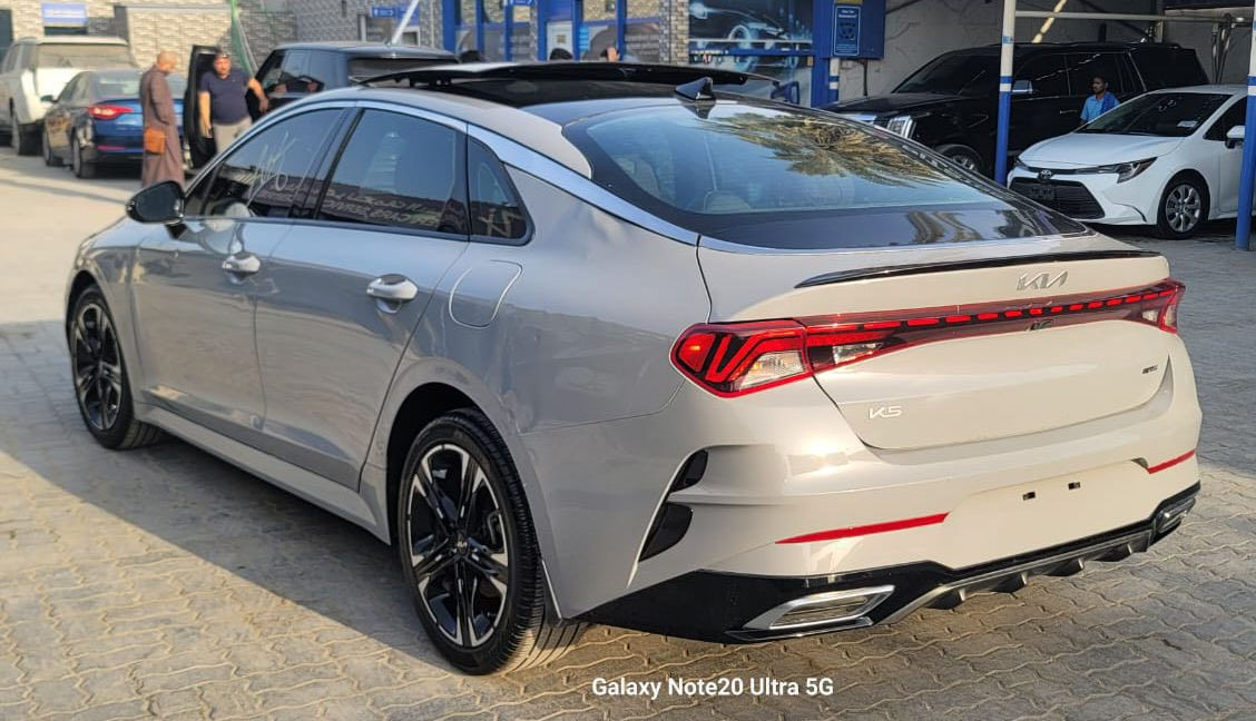 س ع. سياره k5. 2023فول مواصفات للاخير 1/1 سياره جاهزه من كلشي مرقم وجاهز بصره معوقين 170وبيه مجال  ميحتاج اذكر مواصفات السياره فول للاخير. محرك 1600تيربو ماشيه 40الف      ***********
