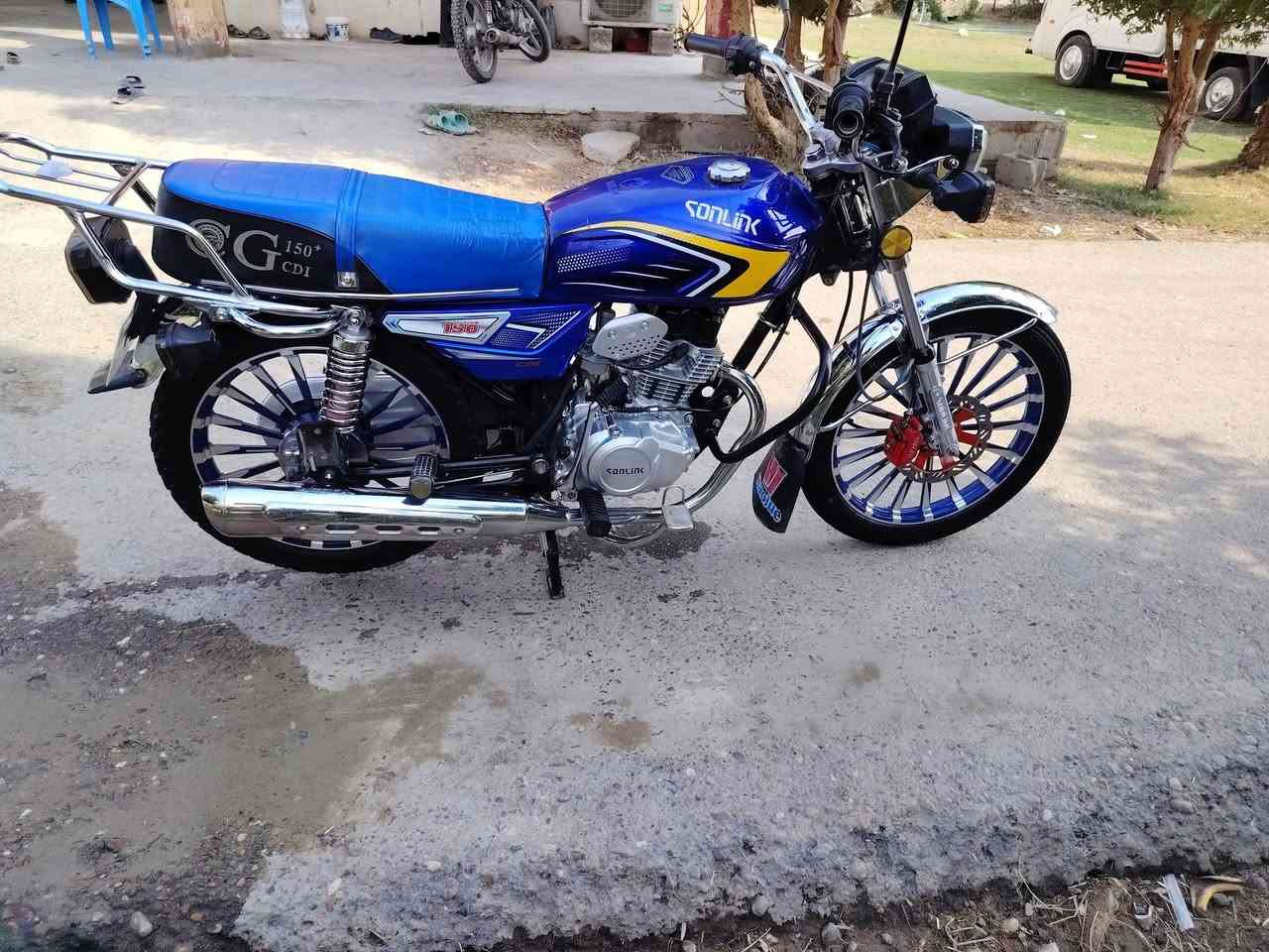 للبيع دراجة سيفان موديل ٢٤ شكل ٢٥ دراجه جديدة مابيه اي نقص محرك ضاغطه وزنجيل كهربائيات كله فول اوراق كارتونيه ومنفيس ومكاتبه مال معرض فقط بدون كمرك مكان بغداد المدائن سلمان باك سعر (٨٠٠) وبيه مجال قليل للاستفسار *********** واتساب الموشراي لايتصل ولا يعلق لحد يكسر بحلال العالم
