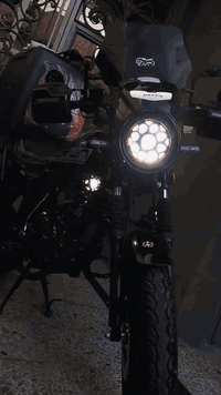 دايوان موديل 25 دراجه جديدة بمعنى الكلمة حجم المحرك 200cc الدراجة نازلة ب بشهر 12 يوم 9 ماشية تقريبا 4000 الالف بعدهة بأسم الشركة مامحولهة رقم سليمانية لوحات وسنوية انطيك رقم الكردي وتروح تحول السعر 3 بيهة مجال  وشوفة عينكم بيهة صندوك حجم كبير وهاي التزويدات كله اصلي شرد (*********** واتساب )  ( ***********)
