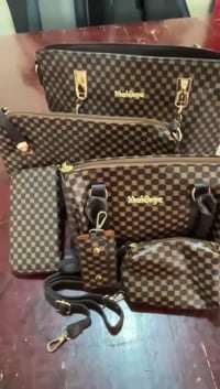 طقم حقائب • جلد • حقيبه مبطن