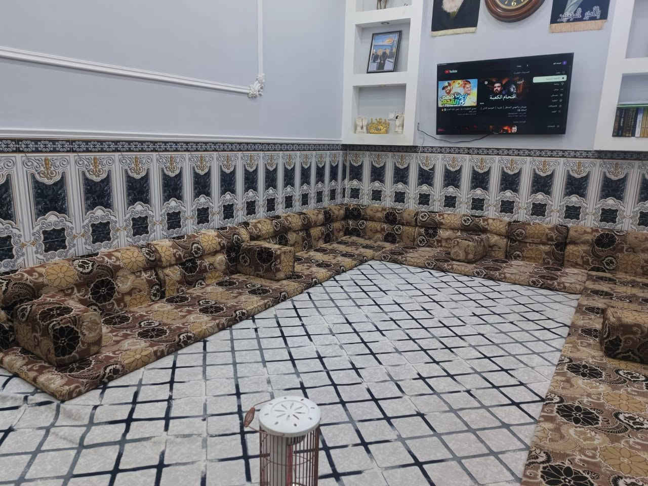 جلسه عربيه للبيع السعر.  250. العنوان البصرة الحيانيه شارع الطاك قرب صيدليه حيدر  ***********
