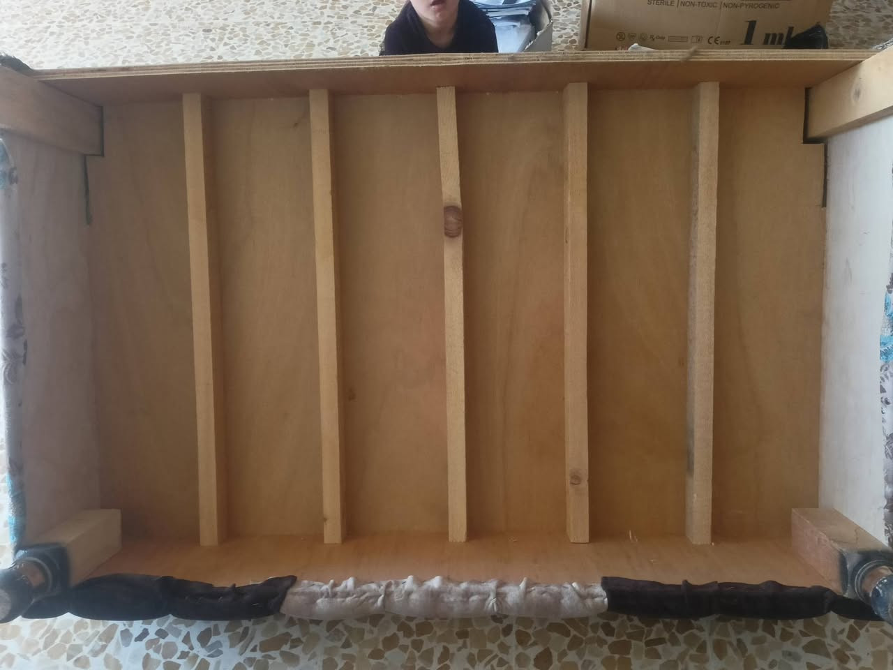 ديوان للبيع خشب عراقي سعر ٣٥٠ الف وبي مجال للاستفسار على الواتس ***********
