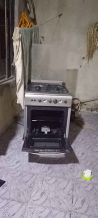 طباخ مستعمل • نضيف • فرن شغال