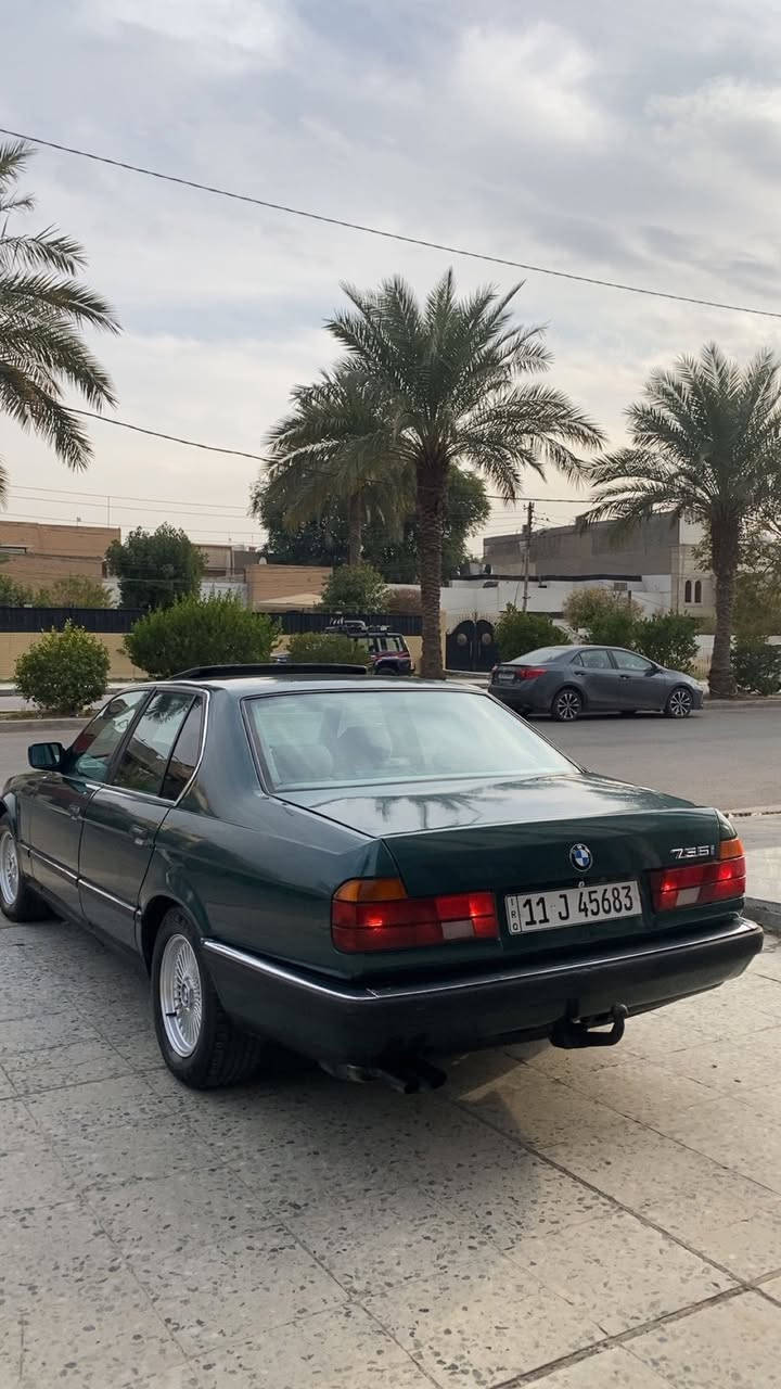 Bmw735
موديل ٩٢ رقم بغداد الانكليزي سنويه مشروع وطني تحويل مباشر 
مكينه كير شغاله ١٠٠/١٠٠
حداديه امامي خلفي جديده طوبه 
تبريد شغال ويه السويج 
موصفات 
دبل ايرباك دبل جكمجه كمبيوتر 
سلايد رووف طكتين 
كشنات مخمل مسند جديده لوك 
بطاين مخمل صاج ملكي 
نفاظه قلاب 
هوك خلفي بلادي 
ويل شعاع وتخم تاير جديد 
مسجل بلوتوث 
شاشه اعطال شغاله 
سياره جديده بمعنى الكلمه وكلشي بيها شغال ١٠٠/١٠٠مصروف عليها مال جناي  بدون اي نقص  كهربائيات كلها على وضع الشركه  
مصبوغه عام للجماليه بدون ضربه ولا خايس 
السعر 71$
للاستفسار الاتصال على الرقم ***********
مكاني السيديه حي الاعلام
