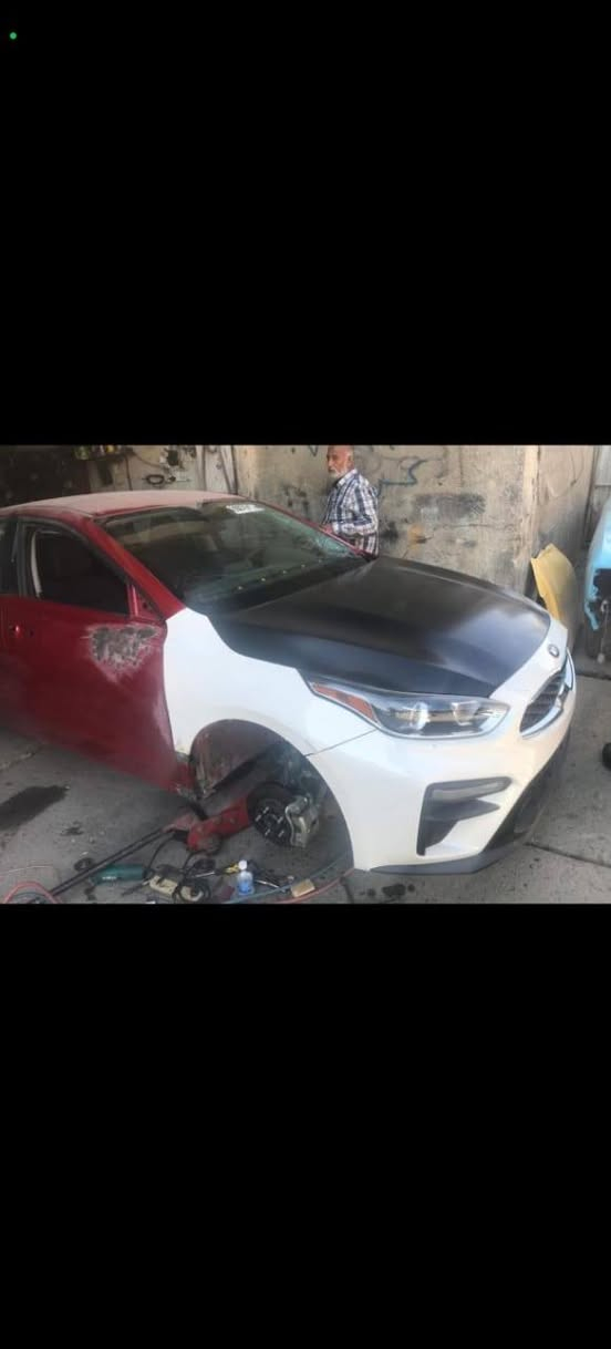 السلام عليكم كيا فورتي موديل 2021 وارد أمريكا حادثه موضح بل منشور تبديل جاملغ وبنيد بدون دواخل 
ماشيه 45الف باقي سياره كفاله على وضع الشركه 
السعر 135وبيه مجال العنوان بغداد زعفرانيه رقم الهاتف *********** بغداد, العراق
