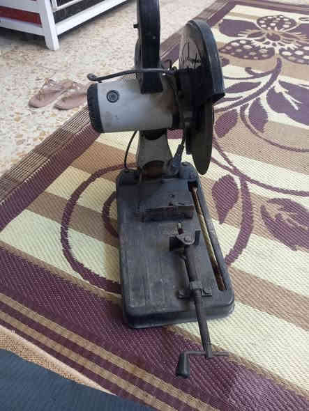 كتر حداده باله الماني اصلي نظيف ومامستعمل هواي مال بيت شغال وكامل للبيع ١٥٠ وبي مجال للشراي مكاني الزعفرانيه شارع الجواهري ***********
