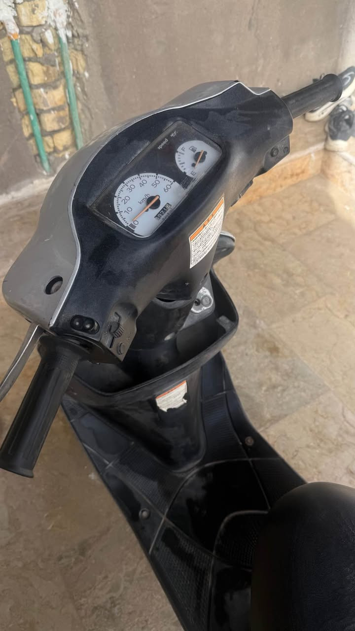 دراجه سازوكي نضيفه مامفتوحه اوراق سعرها ٣٥٠ 
*********** واتساب او اتصال عمارة, ميسان
