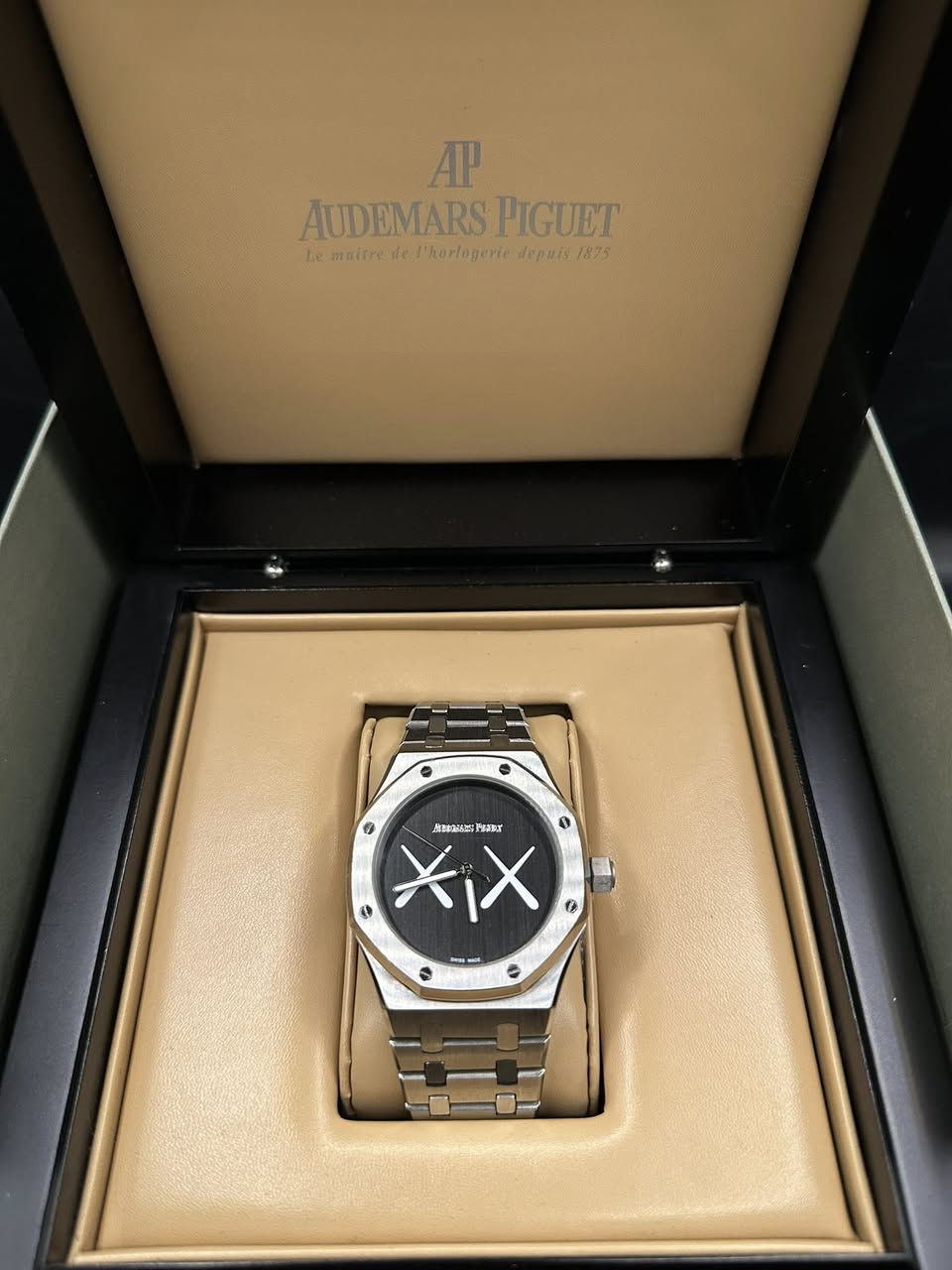 ساعة audemars piguet
 مستخدمه استخدام شخصي نضيفة جداً
للبيع يم اعلى سعر


**إذا كنت صاحب هذا الإعلان وتريد حذفه لأي سبب، رجاءا أرسل رسالة إلى الدعم الفني**