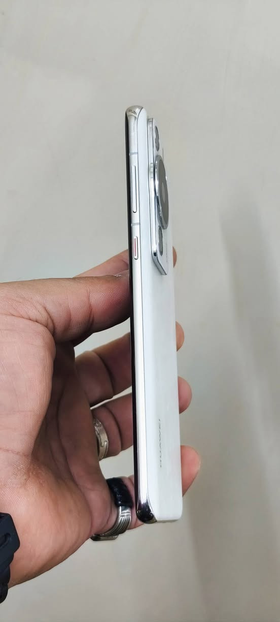 هواوي P60 برو
ذاكره ٥١٢ ـ رام ١٢ ـ نضافه ١٠٠٪ 
مكفول - كامل ملحقات 
سعره ( ٥٧٥ ) الف سعر نهائي 
ــــــــــــــــــــــــــــــــــــــــــــــــ
عنواني بغداد مدينة الصدر 
***********
