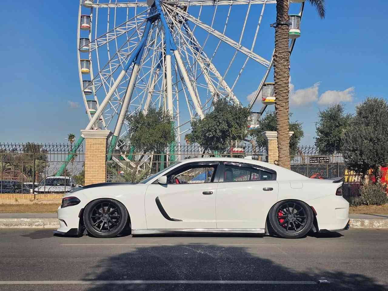 🔥 للبيع | دودج جارجر SXT موديل 2018 (استيراد كندي) 🔥

✅ الممشى: 80 ألف كم

من أنظف وأجمل سيارات الـ SXT الموجودة ببغداد، سيارة مرتبة ومميزة بكل تفاصيلها.

ملاحظات السيارة بكل شفافية:

* استيراد كندي.
* داخلة كلين، وبعدها صار بيها حادث وتم تصليحها بصورة احترافية.
* البنيد محدث والجاملغ بارد.
* الباب الخلفي جهة الراكب متبدل بسبب طخة بسيطة.
* يوجد تعديل برأس الشاصي من جهة البراكيت، وصور الحادث قبل التصليح موجودة، وأرسلها للجادين عبر الواتساب.

✨ الإضافات:

* لد متغير.
* زينون عدسات.
* كت SRT كامل (تايوان) مرتب.
* ديكورات داخلية كاربون فايبر.
* كشنات حسين شمارة.
* سقف ستايل رولز رويس.
* فلتر رياضي K&N.
* ويل فيرادة أصلي.
* لحية أمامية.
* دفيوزر.
* دوسات.
* زعانف كاملة.
* وإضافات أخرى مميزة.

✅ صدر السيارة نظيف جداً.
✅ السيارة جاهزة ولا تحتاج أي مصروف، وتستحق المعاينة.

📞 للاستفسار:
***********
اتصال أو واتساب.

