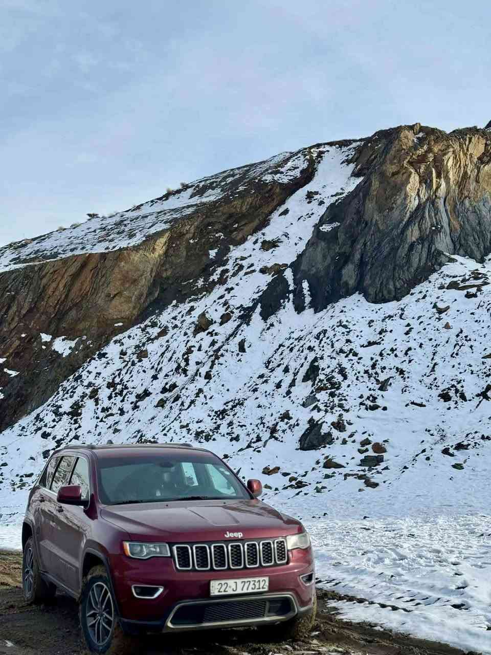 📣 : جيب (Jeep) موديل 2020
📍 المكان: بابل
💵 السعر: 215 ورقة ($21,500) وبيه مجال بسيط للشراي الطيب.
🛠️ حالة البودي :
 الصبغ: ربع جاملغ أمامي فقط.
 الحادث: موضح بالصور (دعامية ونفسها راجعة - تعديل بارد داخل العراق بدون صبغ).
✨ مواصفات السيارة:
 تشغيل عن بعد 🔑
 كشنات جلد + تحكم كهربائي 🛋️
 بصمة تشغيل وأبواب 🔘
 شاشة وكاميرا خلفية 📷
 مثبت سرعة (Cruse Control) 🛣️
 تحكم ستيرن كامل ⚙️
 وباقي المواصفات المعروفة لهذه الفئة.
📞 للاستفسار والاتصال:
*********** حلة, بابل
