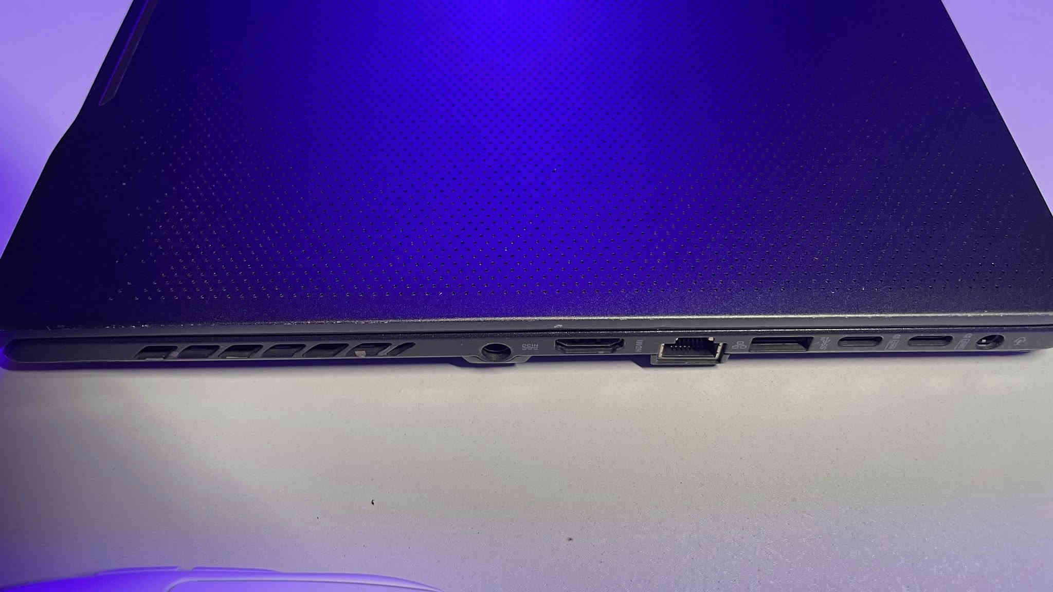 ASUS Rog Zephyrus 15” 👺
CPU: Ryzen 9 5900HS
RAM: 40gb 3200hz
Disk: 1T Nvme
GPU: RTX 3080 8gb Vram

وحش مضموم داخل حديد
 العاب كلها تشتغل اعلى اعدادات على 2K دقة 👾

بتصميم 3D ميوكف كدامها برنامج 🌋 

للبيع - بدون كارتون - مع شاحنة - شخوط بسيطة مبينه بالصور - استعمال سنه فقط

*سبب البيع :-
عندي حاسبتين غيرها وصارلها اشهر بدون استعمال 🤣

‎📍بغداد
📞 ***********

السعر :-
‎1,250,000 دينار 💸
