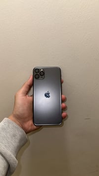 آيفون ١١ برو ماكس • حالة الوكالة • مبدل شاشه