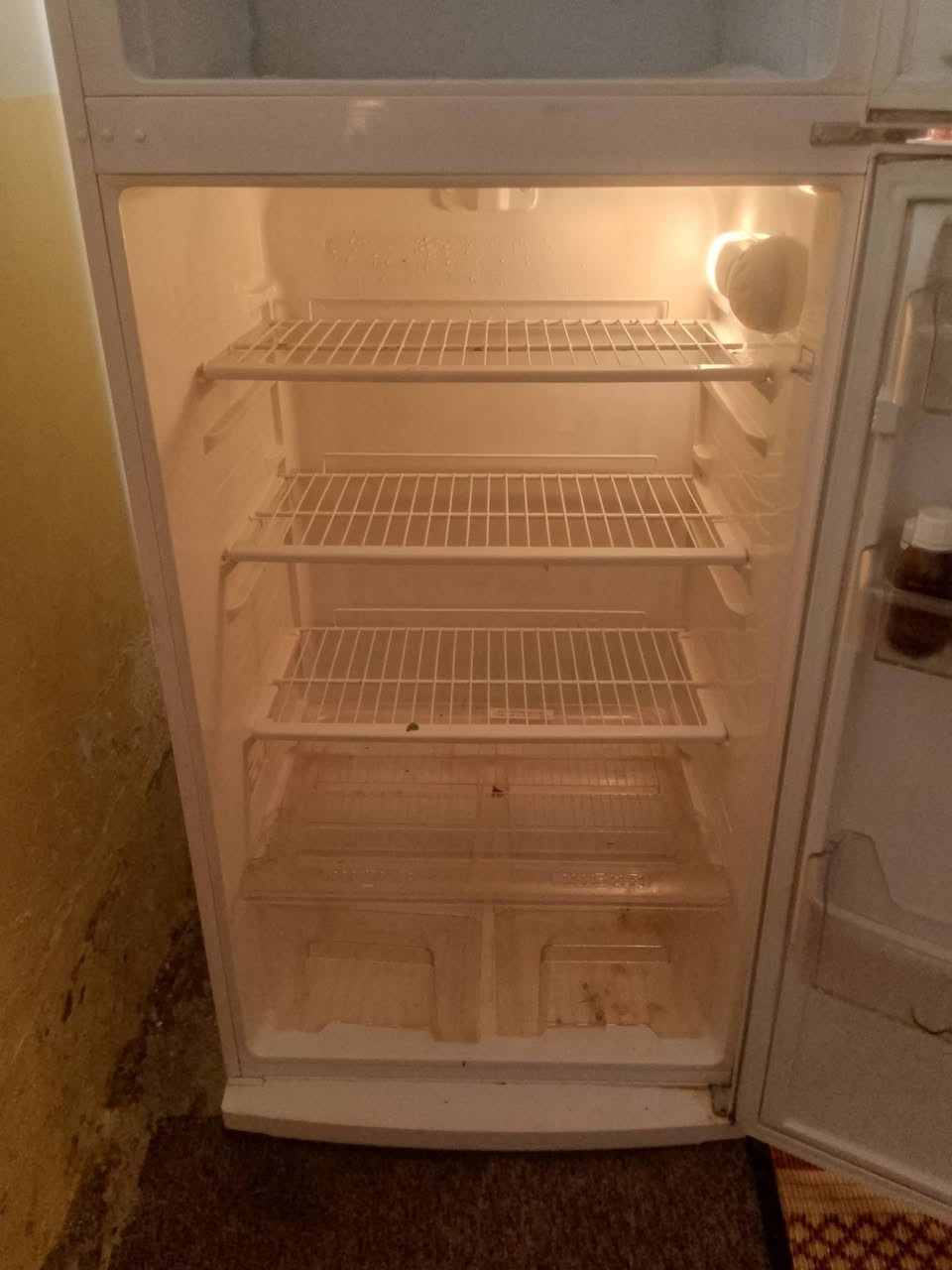 البيع ثلاجة جديدة حجم كبير 
التفاصيل اتصل***********
