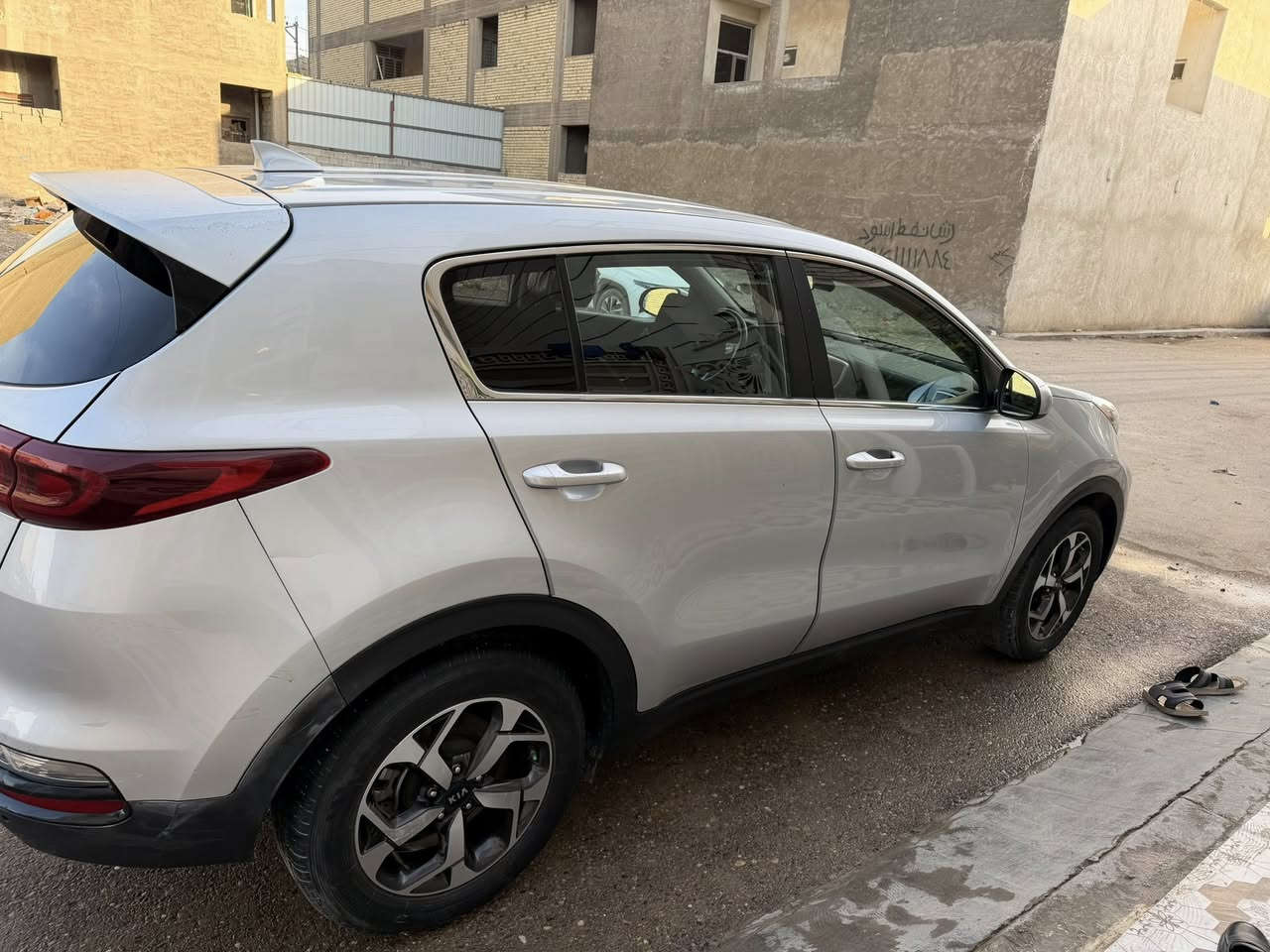 السلام عليكم للبيع  سبورتج 2021وارد أمريكي حادثها موضح بالصوره بيها طخه بالجنطه بالعراق 
مواصفات 
تبريد قطعتين 
تحكمات ستيرن
تحديد مسار
مثبت سعره 
حساس امامي 
السعر 165وبيها مجال 
العنوان بغداد الدوره 
للاستفسار 
***********
***********
