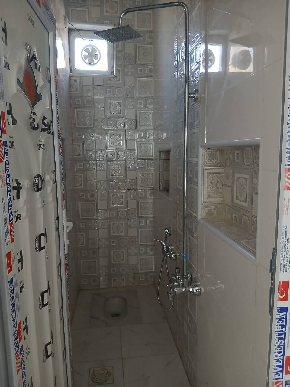 #دار_للبيـــــــــــــــــــع  #طابو_صرف
فـــي شارع 80  قرب مؤسسة العين

ــــــــــــــــــــــــــــــــــ
المساحــــــة / 100 م
الــوآجـــهــة  / 5م
النــــــــــــزال/ 20م 

        
    ⛪️تفــاصيـل_الــــدار ⛪️

#الطابــــــــــق_الأرضـــــــــــــي🔹
غـــرفة نـــوم واستقبال وصاله ومطبخ ومجمع صحيات

#الطابـــــــــق_الثانــــــــــــــــي🔹

غـــرفة نوم كبيره ومجمع صحيات وصاله

السعر 135مليون قابل للتفاوض

#مكتـــــــــب
                🏘️أمــــــــلاك بابــــــــل للعقـــــــار🏘️
#الكــــــــائن

☎️ *********** واتساب☎️‏0782 220 3665‏ واتساب
    شارع_الكرامة_قرب_الضريبة_مقابل_التخطيط_العمراني
        
_____________________________________________
