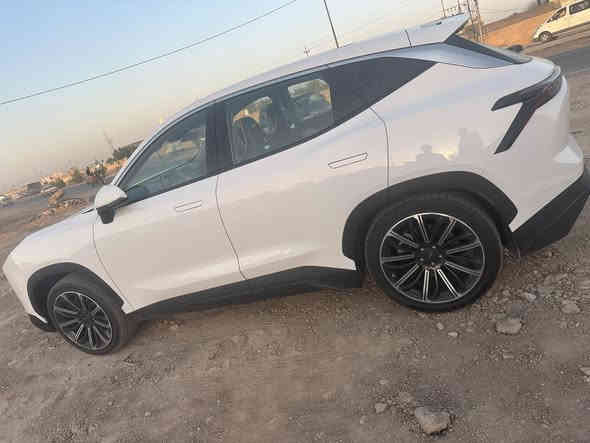 السلام عليكم ورحمة الله وبركاته
      كفاله عامه
    للبيع فقط على وضع شركه
للبيع جيتور داشنغ لكجري (JETOUR Dasheng) موديل      2024 ضمان شركه هارلم 10 سنوات اعلى فئه بلموصفات
🔹 المواصفات العامة: VIp لون ابيض 
 • محرك تيربو 4 سلندر سعة 1600cc بقوة 196 حصان
 • گير أوتوماتيك 7 سرعات (DCT)
 • مازالت تحت ضمان الوكيل هارلم
🔹 المواصفات والتجهيزات:
 • تطبيقات يوتيوب وويز وغيرها وIPTV
  • Apple Carplay وًAndroid Auto
 • إطارات 20 إنج
 • فتحة سقف بانوراما
 • 6 وسائد هوائية ايرباك
 • كاميرات محيطية 540 درجة
 • شاشة وسطية عملاقة 15.6 إنج + عدادات رقمية بالكامل
 • نظام خرائط GPS
 • أوامر صوتية وتحكم ذكي
 • نظام صوتي مكوّن من 8 سماعات
 • شحن لاسلكي سريع للهاتف
 • رادار تفاعلي + تحذير مغادرة المسار + قيادة شبه ذاتية
 • مراقبة النقطة العمياء + حساسات أمامية وخلفية
 • Autohold + فرامل إلكترونية + وضعيات قيادة متعددة
 • دخول وتشغيل ببصمة + تشغيل عن بعد
 • صندوق خلفي كهربائي
 • مقاعد جلد فاخرة كهربائية (السائق والراكب)
 • تبريد وتسخين للمقاعد
 • إضاءة محيطية + موسيقى ترحيبية + عتبات مضيئة
 • مصابيح أمامية LED / زينون أوتوماتيكية
 • تحكم ذكي بالإضاءة العالية
 • مرايا جانبية كهربائية قابلة للطي وتعتيم ذاتي
 • مراقبة ضغط الإطارات + حساس مطر + نظام تنقية هواء
🔹 حالة السيارة:
السيارة مكفولة بالكامل (محرك – كير – كهربائيات)
لا يوجد ضرر أو صبغ نهائيًا
💰 السعر: 170$ ورقة 
📍 الموقع: ديالى 
📞 للاستفسار والاتصال: (***********)
(***********)
(واتساب – فايبر – ماسنجر متاحين)
