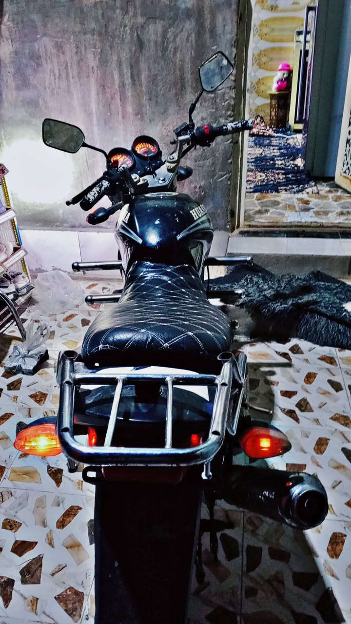 السلام عليكم دراجه هيوشه للبيع موديل 2018 دراجه نكره صلف كهربائيات كامله  للأستفسار (***********)بي واتساب
