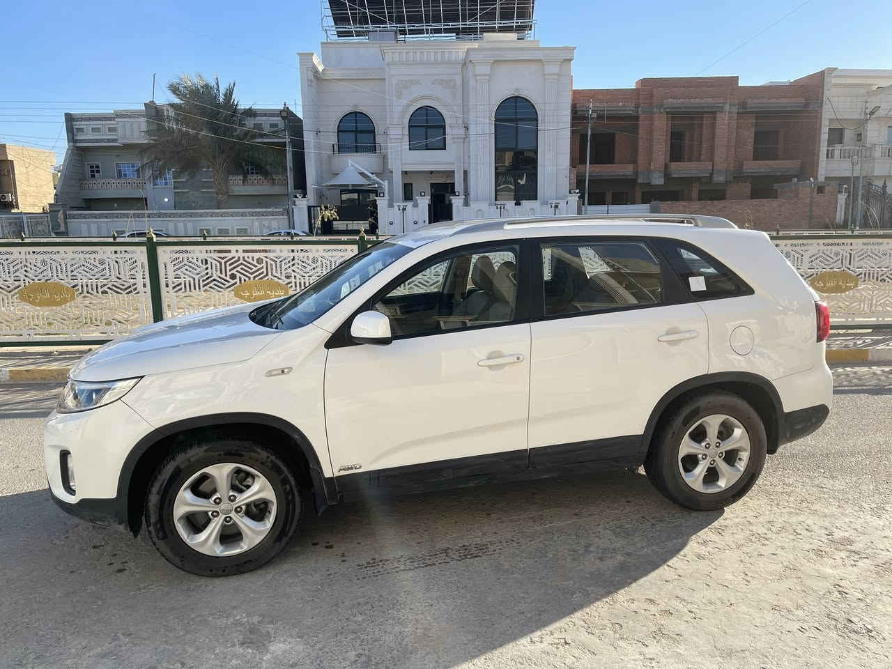 السلام عليكم
سورنتو 2014  
صيانة شاملة تخم تايرات و صيانه دهن الكير 
محرك V6 3.5 
الممشى 61 الف كيلو متر حقيقي 
السياره خليجي 
دفع رباعي AWD
حساسات خلفية عند الرجوع
شاشه و كاميرا خلفيه 
نظام كار بلي
كشنات جلد 
نظام تثبيت السرعه 
7 راكب 
قطعتين تبريد 
نظام ECO
السيارة ربع ما تصرف عليهة جديدة بمعنى الكلمة
سعر 188
التواصل ***********
