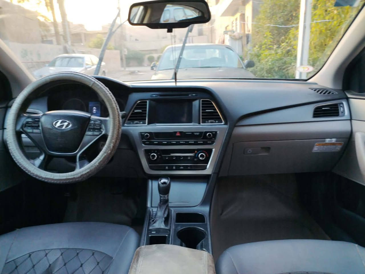 السلام عليكم
سوناتا 2016وارد امريكي رقم بغداد مصبوغة حزام 
مكينه Gti(2400) تبريد خير من الله تايرات جديد باتري جديد بيع او مراوس
للاستفسار ***********
