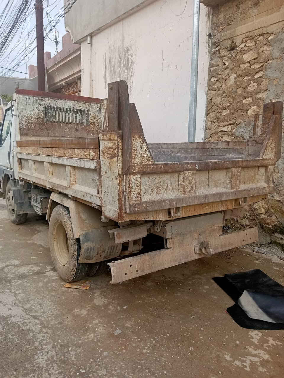 سلام عليكم
كنتر للبيع موديل 1992 عظم. وقمارة بزون مكينة 108
رقم ذي قار مكفول من شاصي وكير واكسل و مكينة 
بيها بوخار قليل بدون صرف سيارة نثية مصفرة 
من غرامات وضرايب  سعر 95 ورقة وبيها مجال
للطيبين علمن سيارة باسمي للاتصال على هذا رقم
*********** مكان سيارة في موصل رشيدية
***********
