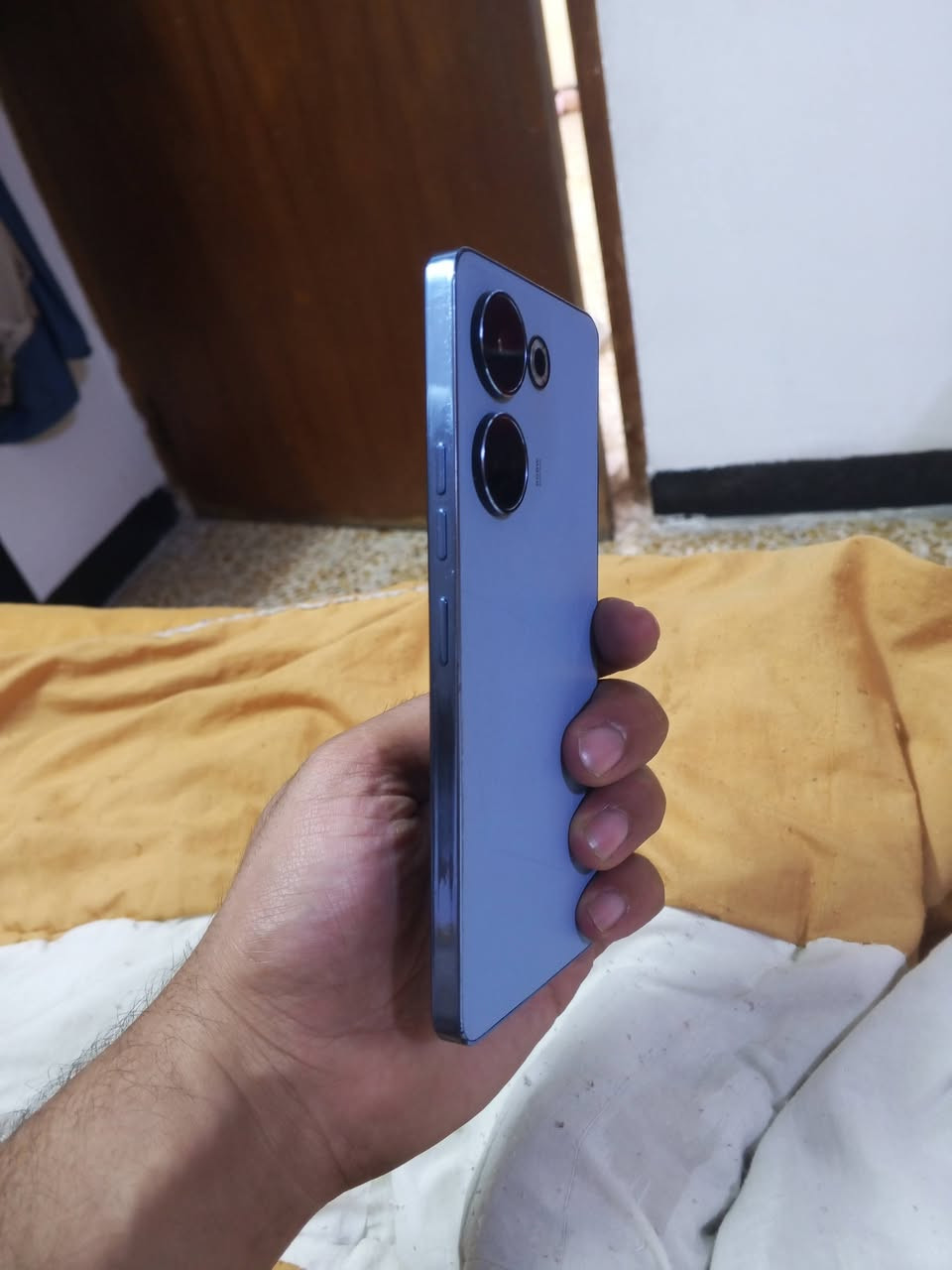 سلام عليكم جهاز البيع
TECNO CAMON 20 Pro
شرط لا مافتوح ولا بيه اي تصليح 
مع ملحقاته كارتون و شاحنه اصليه 
جهاز نضافته 80بل 100
سعر 170وبيه مجال الطيبين 
***********
