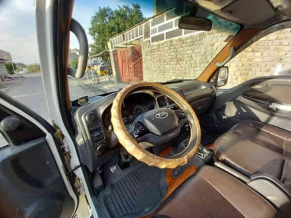 السلام عليكم سيارة كية فحل الرقم بغداد مكفولة كفالة عامة لا ضربة ولا صبغ محرك 4000 موديل ٢٠٠١٦ رقم *********** %***********
