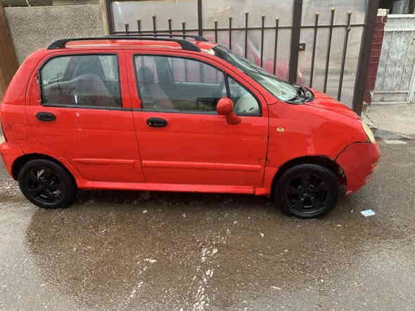 السلام عليكم للبيع كيو كيو موديل 2012 جاهزه وشغاله مكينه وكير كفاله مكينه 4 سلندر كير اوتو رقم بغداد الماني مكانهه بغداد الدوره السعر 24 وبيهه مجال بسيط شرط التحويل للاتصال ***********
