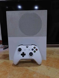 Xbox One S • ٥١٢ جيجا • نجف