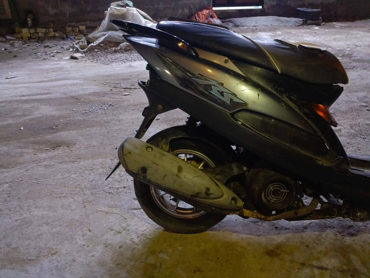 سلام عليكم ماكس عدله بيهه مكينه رمبه شويه كابريتر تعبان بس شغاله مكان حي العامل بغداد سعر 450      ***********.
