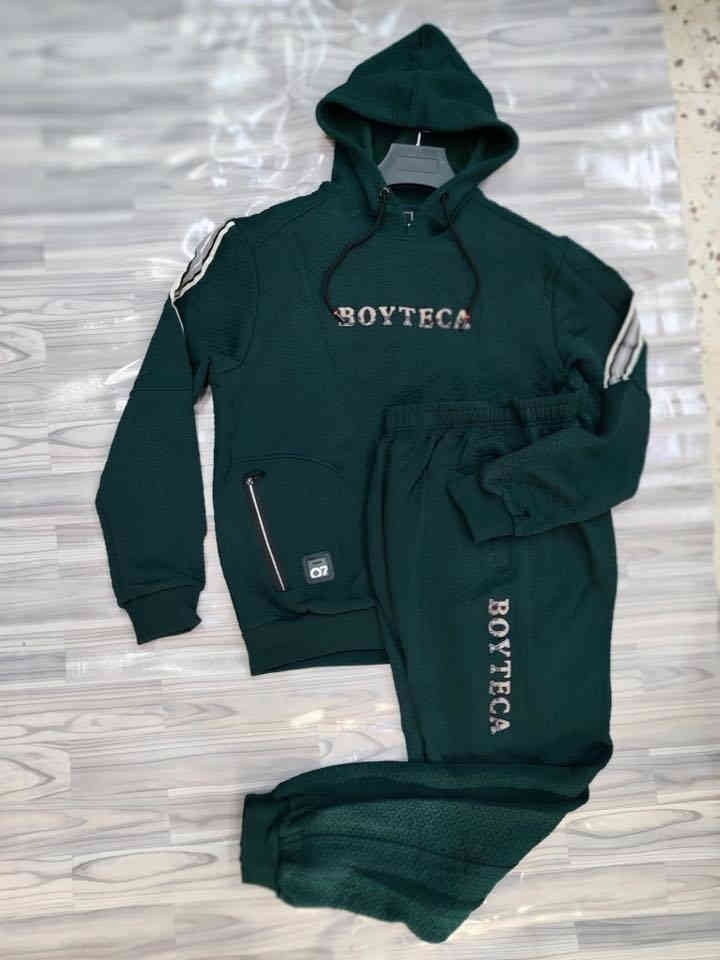 #تراكسود سويتر #خامه جاگار 
#السعر  15,000 فقط 🔥
#القياسات L- XL- 2XL- 3XL
#العنوان 📍#طوزخورماتو 🗽داخل السوق الكبير -بناية مصرف التقاعد القديم 🏦 قرب الفرع الثاني لبيت العطور 
***********  #واتساب
