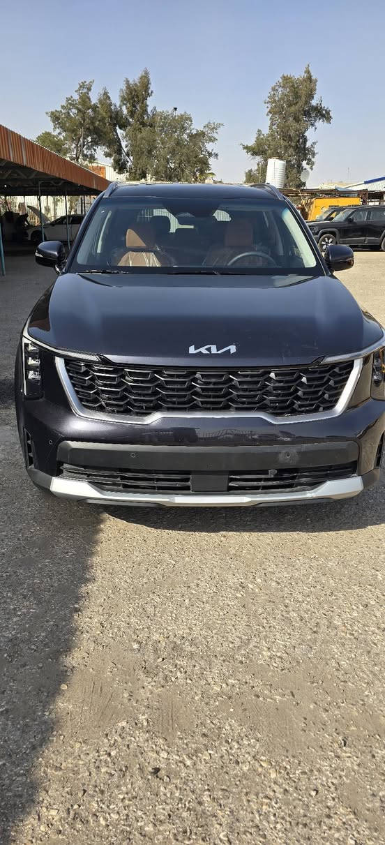 كيا سورنتو ٢٠٢٥ ماشيه ٣٠٠٠ بحالة الزيرو وارد كندي محرك ٢٥٠٠ تنفس طبيعي ٧راكب 4×4 بدون ضرر حادث رصعه بطرف البنيد موضحه بالصور السعر ٢٢٧ بمكانها بدون نقل وكمرك العنده كتاب شهداء سياره حلوه موجوده بالمنطقه الحره عمان السبت تنشحن الى العراق التواصل***********
