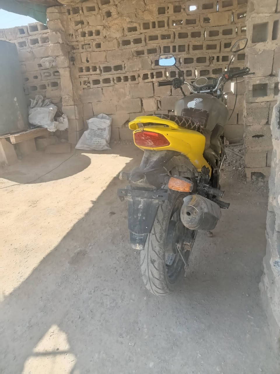 بسم لله ماطور سايم بطح محرك جديد سلف هندر كهرباياته كلها شغاله السعر ب 350 مكاني حديثه يم قيمقاميه الجديده رقمي ***********
