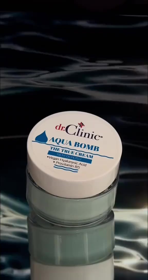 جـــديدنا من براند دكتور كلنك ❄️ 
مرطب للوجه
 ‏glowy والبشرة تلمع 
اكوا بومب الجل المائي

اللي يحتوي على البرو فيتامين B5 يكون امتصاصة اسرع من النياسينمايد بالبشرة وبنفس الوقت يضل مدة اطول على البشرة يعني ترطيب اعلى ويستخدم للبشرة المتهيجة
خاصة بعد جلسات الليزر او اللي عدهم اكزيما او اللي تتقشر بشرتهم بسبب الجفاف هذا راح ينطي ترطيب عالي💯
والشي الاساسي هو حبس الماء بالبشرة لان احنه بالجو مالتنة نفقد هذا الشي وشربنا للماء قليل وهذا اللي يخلي البشرة جافة مع العوامل الخارجية 
ف الهايلرونك اسد والبرو فيتامين راح يخلي البشرة مثل بشرة الطفل
والفائدة الاخرى هو للتجاعيد لان راح يساعد على ملئ الخطوط اللي بالبشرة
كوزمتك بيوتي عالم الجمال


**إذا كنت صاحب هذا الإعلان وتريد حذفه لأي سبب، رجاءا أرسل رسالة إلى الدعم الفني**