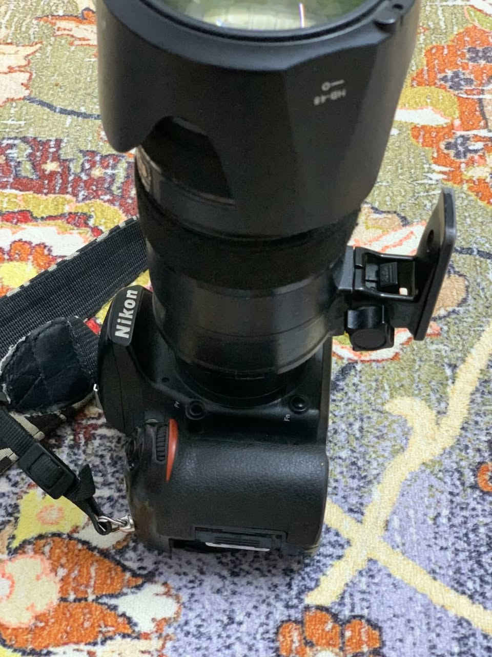 نيكون 750D
او عدسه 70 200 فتحه 2.8
او ملقحقات كامله
رقمي ***********
