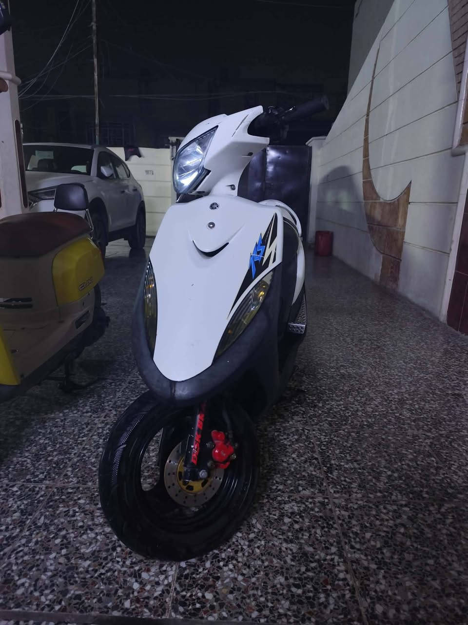 دراجه ماكس عدله كفاله مكينه ناعمه ما مفتوحه ما بيهه بس كفرات مبدله دراجه نضيفه مختمه كلهه  السعر (850) وبيهه مجال بسيط بغداد مدينه الصدر *********** اي ستفسار اتصل
