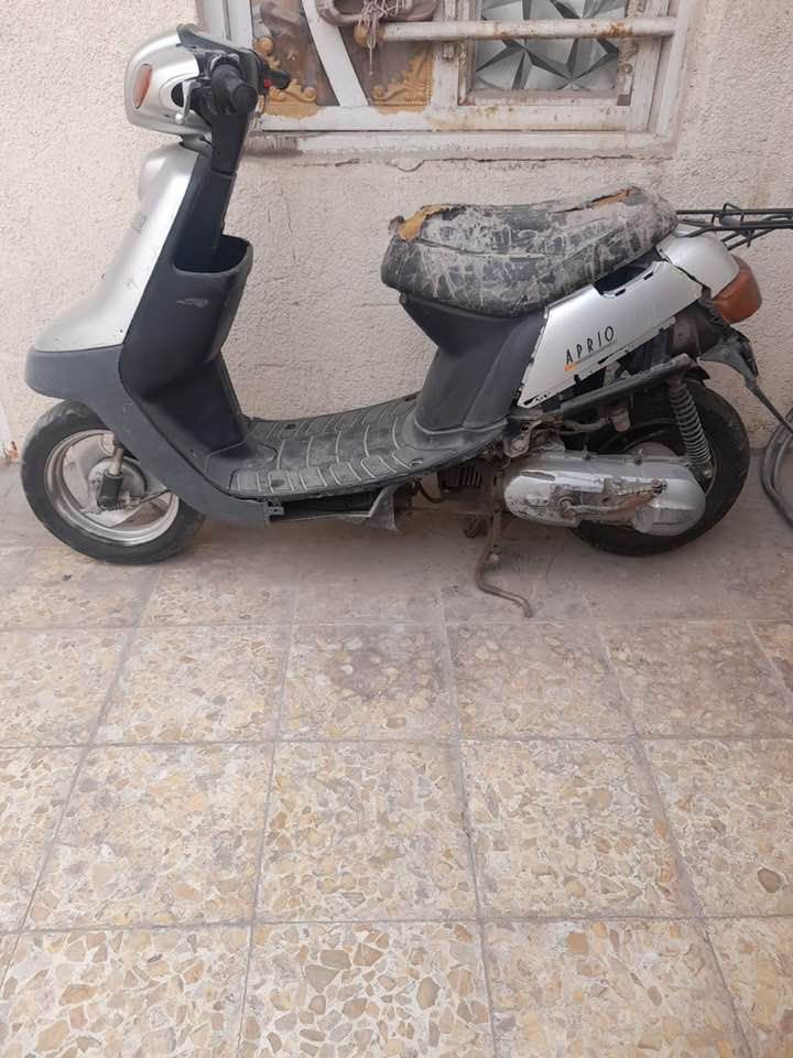 السلام عليكم دراجه بطه للبيع الدراجه مجفته جديد بس يرادلها كرنك فقط يعني ابيعلك كوم حديد السعر ٦٥وببها مجال هاذا رقمي *********** العنوان بغداد شعب
