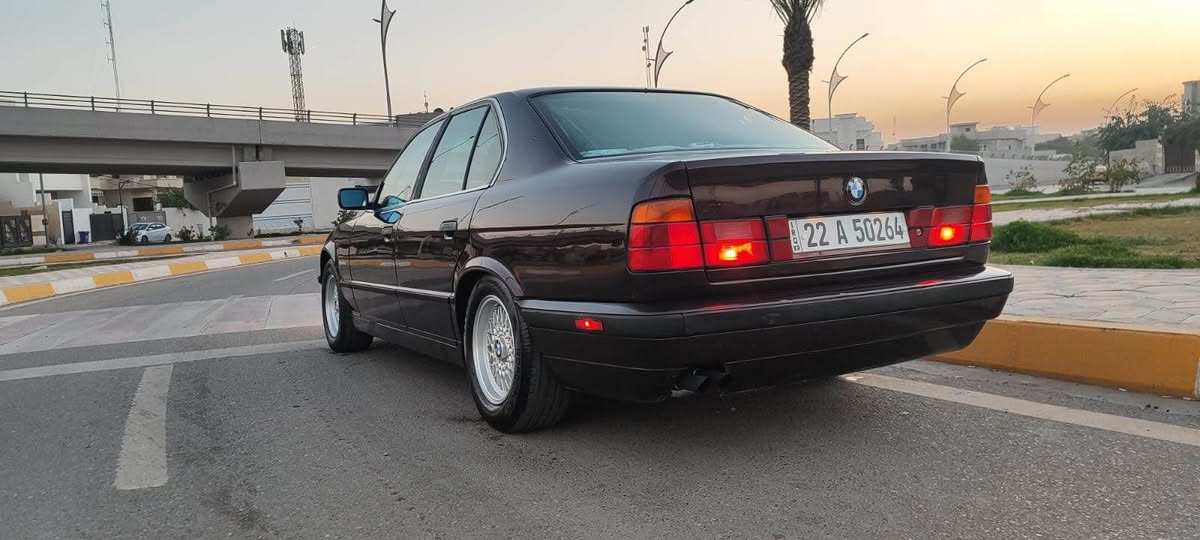 بي ام موديل 93 سياره فول فول بس مو سلايت بجم عريض دوخل جلد + صاج بلادي اصل سياره 525iA رقم اربيل دولي شنويه لحد 31 بي دفتر بنزين بسمي سياره قفل مركزي باو شنتر لوك برده خلفي بلادي كلها بشرط بيع سباره بدون ضرر مكان سياره كركوك حي عسكري اتصل 
‭0770 106 4868‬ كركوك, العراق
