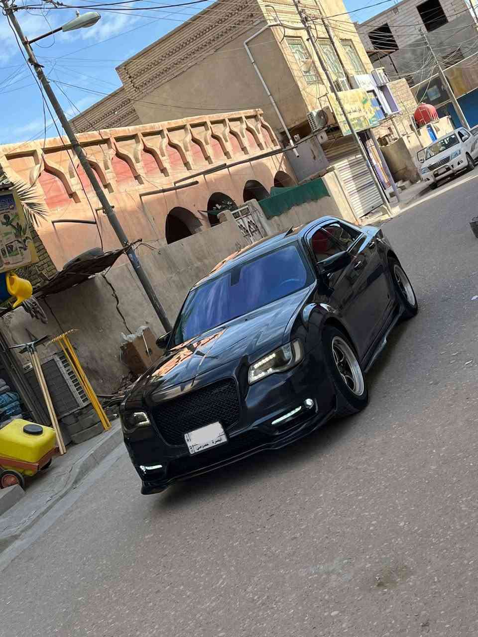 سلام عليكم من رخصه الادمن ( البيع /كرايسلر اوباما  2017 R/T  اصل اصل فول مواصفات واحد على واحد  رقم بصره تحويل ثاني يوم بسم المشتري السياره داخله كفاله عامه بيهه فقط قطعتين كلير  والباقي كفاله وبدون اي دواخل شرط وبدون ايرباك العلم السياره احلى من الصوره ومزوده وجاهزه على اخير حبايه 
مواصفات  السياره 
1/مكينه وكير 5700
2/ كير ماوس 8 نمر 
3/ ويل ويلد 18 مع تخم تاير ياباني 
4/ كزوز دبات سود صوت طرب 
5/ برمجه طلق مع كت اوف 
6/ برده خلفيه 
7/ شفتات ستيرن 
8 / فان خليجي دبل مروحه 
9/بلكات مع فيت بم ريسنك 
10/ شوته KN رياضي 
11/ اويل كاج كان 
12 / داخل جلد عسلي 
13/جامه اماميه بلورايز اصلي 
وباقي مواصفات السياره معروفه وكامله مكمله السياره وعليهه هواي تزويد ومصروف عليهه واحلى من الصوره بهواي السياره وجديده كلش. مكان السياره ( البصره ) السعر (198) اوبيه مجال الشراي يتصل وبلخدمه اسيا(***********) اثير (***********) الشراي يتصل واني بلخدمه ولعلم صور حديثه
