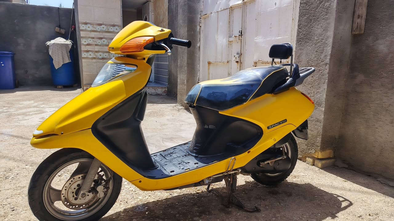 سلام عليكم دراجه سبيسي ياباني مكفوله كفاله عامه دراجه رمبه خير من الله السعر 800  وبيه مجال للطيبين الي ميعحبه السعر لا يتعبني الدراجه مال جناي لاستفسار
***********

