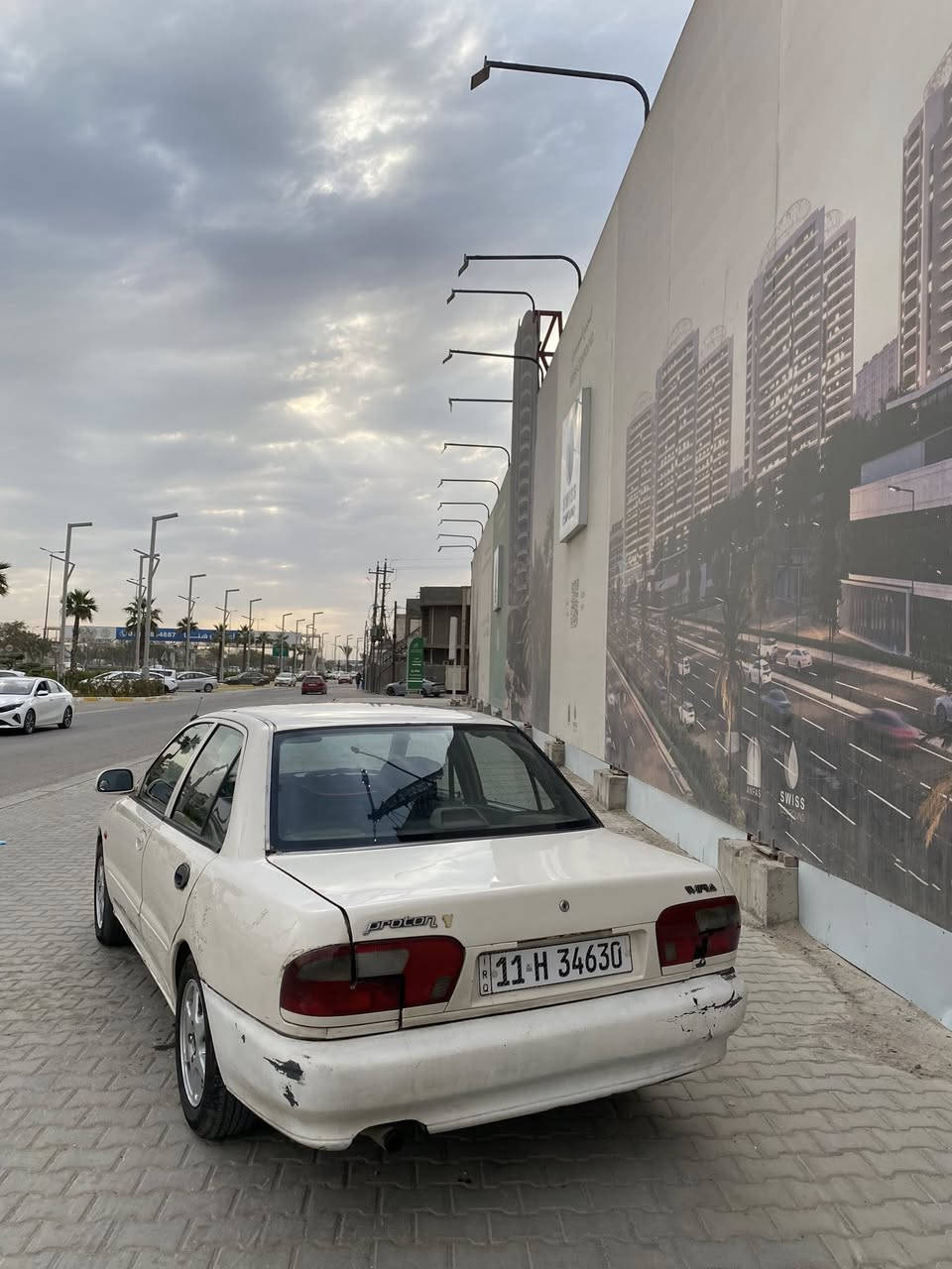 السلام عليكم 
بروتون 2005 بغداد خصوصي رقم انكليزي بـ اسمي ثاني يوم احولك شهر الثاني يوم 21 بدلت مكينه وكير جدد مال حاويه مصار كم يوم والوصل موجود 
تخم تاير كامل جديد تجي وتشوف 

التبريد ثلاجه وهم تجي وتشوف بعينك ما ناقصه اي شي مجرد شغلات بسيطه كرزازه مال لايت ويده مال ماسحات 
السعر : 38 وبيها مجال قليل قليل كلش حك الجيه معجبك السعر اكو  ڪَلشي بل سوك 
مكاني الغزاليه 
*********** 
***********
