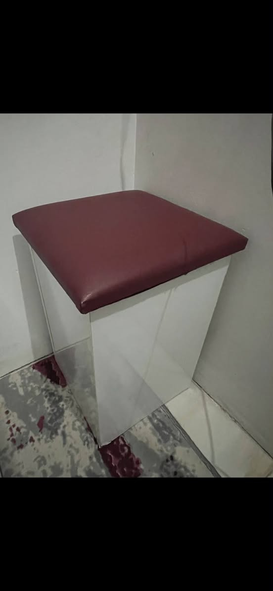 ***********
شراي يراسلني واتساب 
غرفه تركي ٨ قطع كلش نظيفه 
سعر مناسب مستعجله ع البيع عنوان بغداد مدينه الصدر شارع الفلاح
