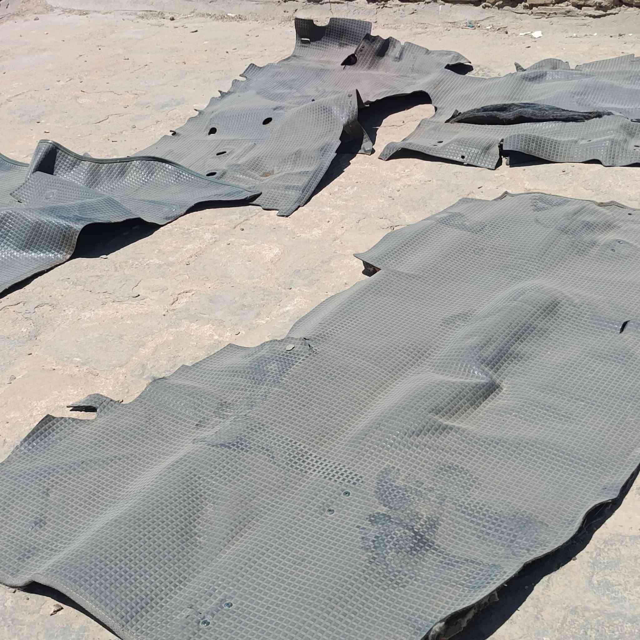 السلام عليكم تخم تاير منغولي للبيع نضافته 100بل 100
كاعيه منغولي 14للبيع مال حاويه للبيع
مكاني النجف 
***********
