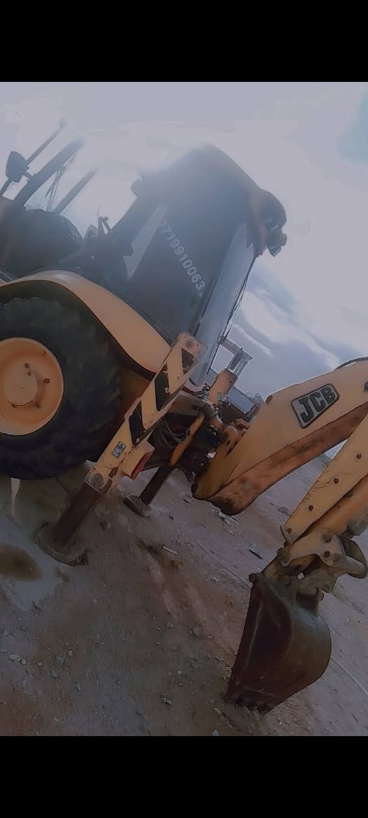 السلام عليكم للبيع حفاره ｊｃｂموديل 2004رقم اربيل كير راجز للاستفسار الاتصال على صاحب المكينه***********
