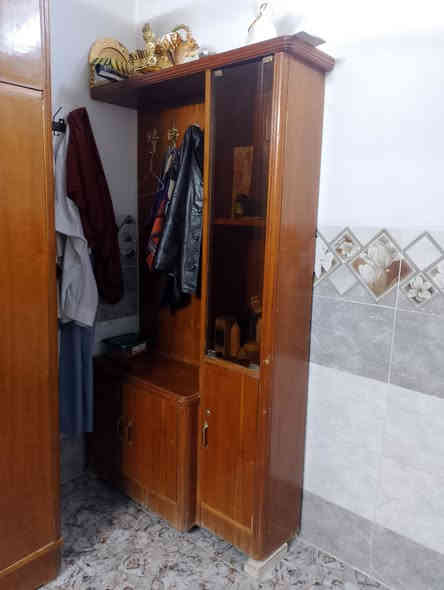 للبيع غرفة 5 ابواب ملحق خشب عراقي صاج شغل توصي ثقيل شرط نظافه 75 بل 100 العنوان جانب الايمن حي الرساله
السعر 750 الف وبي مجال للطيبين 😊 شراي اتصل ***********  ***********
