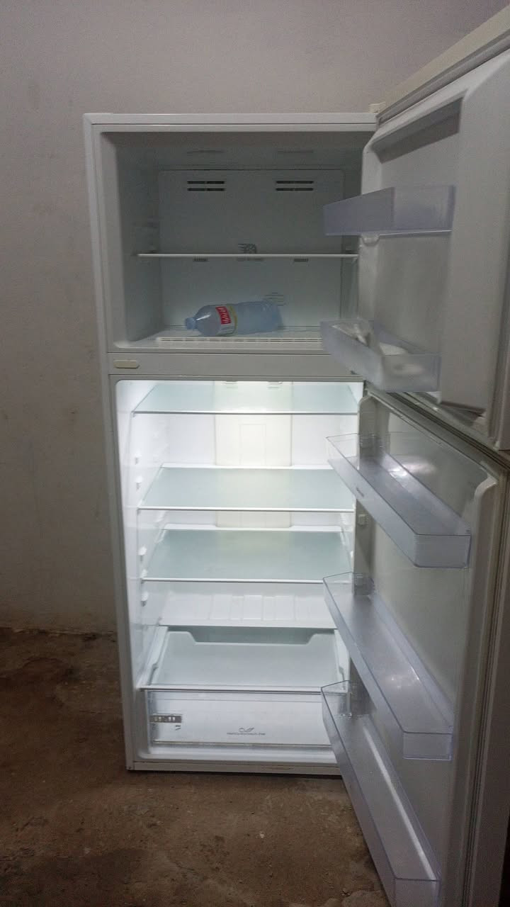 Réfrigérateur Brond No Frost, 600 litres 
Très bon état 
0792124668


**إذا كنت صاحب هذا الإعلان وتريد حذفه لأي سبب، رجاءا أرسل رسالة إلى الدعم الفني**