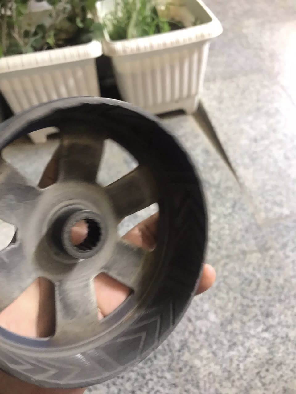 السلام عليكم شباب كلجات رياضي wf الخلفي بي صفاكة TR وسبرنكة ١٥٠٠ وبي طاسة سبع الوان والامامي نضيف كلش الكلجات ع شغل ابيع ول ما يعرف اسعارهن ويدور ب ١٠٠ لا يراسل *********** مكاني شارع فلسطين
