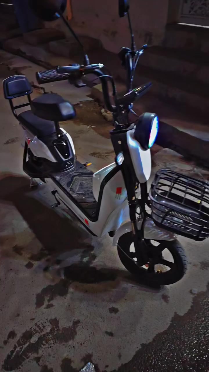 سلام عليكم خوان دراجه شحن سرعه (60) حجم (14) أمانه الله ورسوله ما صار سبوع من اخذتهه جديده تتحمل وزن (200) السعر (400)  مكاني بغداد


**إذا كنت صاحب هذا الإعلان وتريد حذفه لأي سبب، رجاءا أرسل رسالة إلى الدعم الفني**